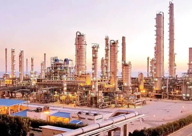 بررسی راهکارهای توسعه همکاری ایران و روسیه در صنعت پتروشیمی
