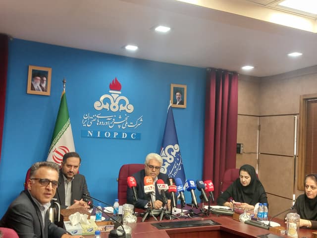 ۴۱ درصد بنزین کشور با کارت جایگاه سوخت‌گیری در شهریور انجام شد