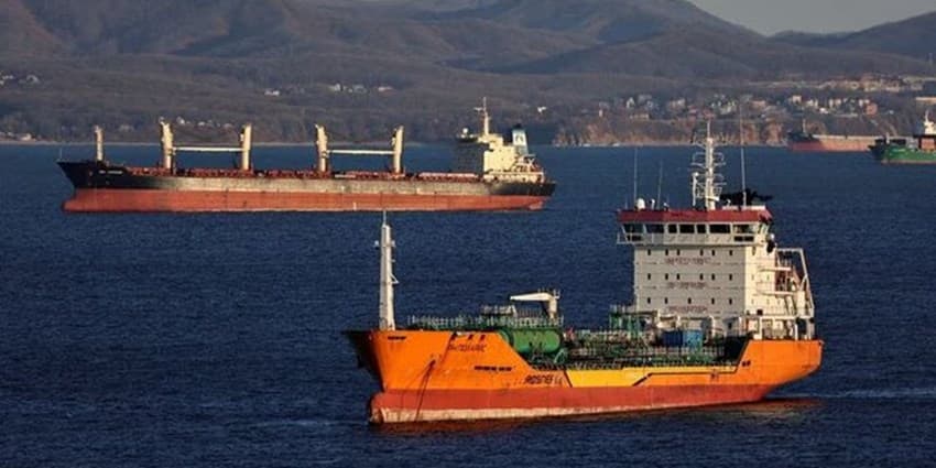 نفتکش‌های حامل سوخت روسیه از دریای سرخ فراری شدند | انرژی نویس