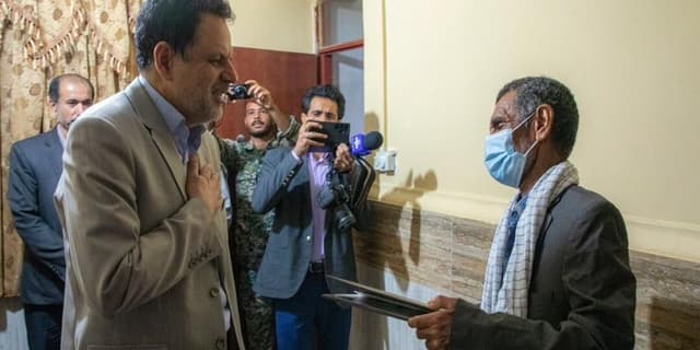 قدردانی معاون وزیر نفت در امور پالایش و پخش از خانواده شهید عبدلی در شمیل هرمزگان | انرژی نویس