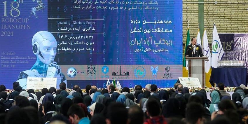 مقام اول تیم‌ های رباتیک یزد در مسابقات بین المللی ربوکاپ آزاد ایران | انرژی نویس