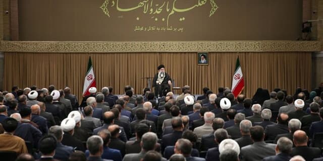 مسئولیت مشترک رئیس جمهور منتخب و مجلس از منظر حضرت آیت الله خامنه‌ای | انرژی نویس