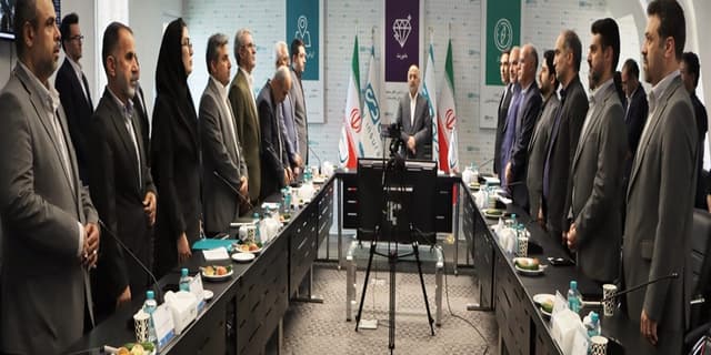 آغاز فصل جدید صنعت بیمه با نقش آفرینی بیمه دی | انرژی نویس