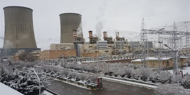 ذخایر گازوئیل نیروگاه‌ها نصف شد/ بوی خاموشی‌های زمستانه به‌مشام می‌رسد | انرژی نویس