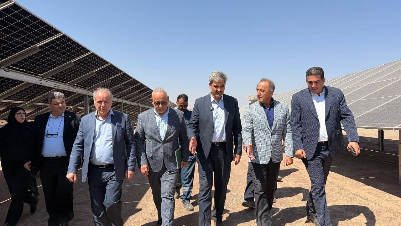 ظرفیت نیروگاههای خورشیدی استان تهران تا پایان دولت چهاردهم به ۱۰ هزار مگاوات افزایش مییابد
