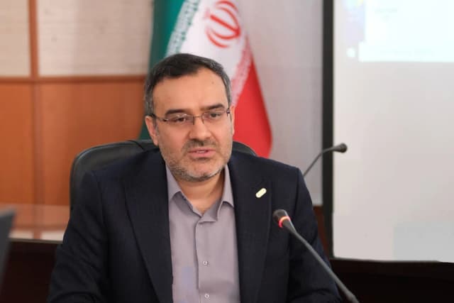 وزارت نیرو آماده واردات برق صنایع؛ برق وارداتی توسط صنایع به محل مصرف آن صنایع منتقل میشود