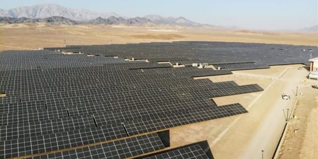 آغاز احداث نیروگاه خورشیدی ۳۳ مگاواتی در ورامین | انرژی نویس