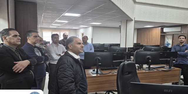 بازدید مدیرعامل و اعضای هیأت مدیره بانک تجارت از روند خدمترسانی به مشتریان | انرژی نویس